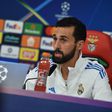 Álvaro Arbeloa passou metade da conferência de Imprensa a falar de Mourinho — Foto: Miguel Nunes