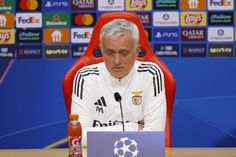 Mourinho: «Não gosto de comentar árbitros antes do jogo»