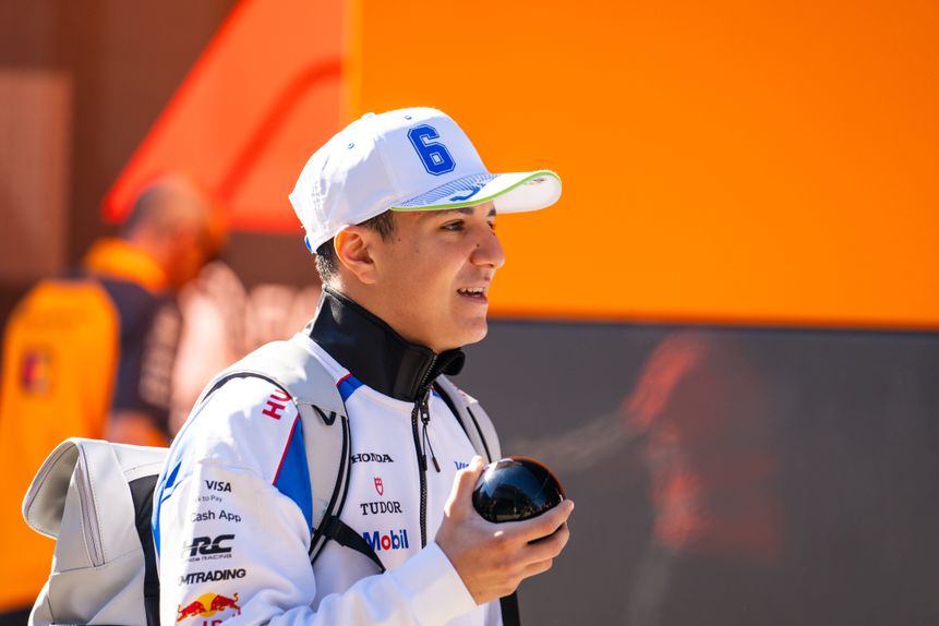 Isack Hadjar foi o primeiro piloto a conduzir o novo carro da Red Bull- Foto: IMAGO