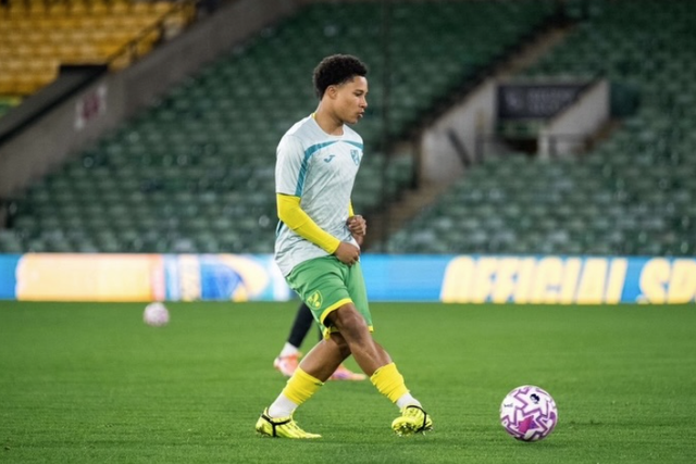 Ajay Tavares, jogador de 16 anos do Norwich - Foto: ajay_tavares/instagram