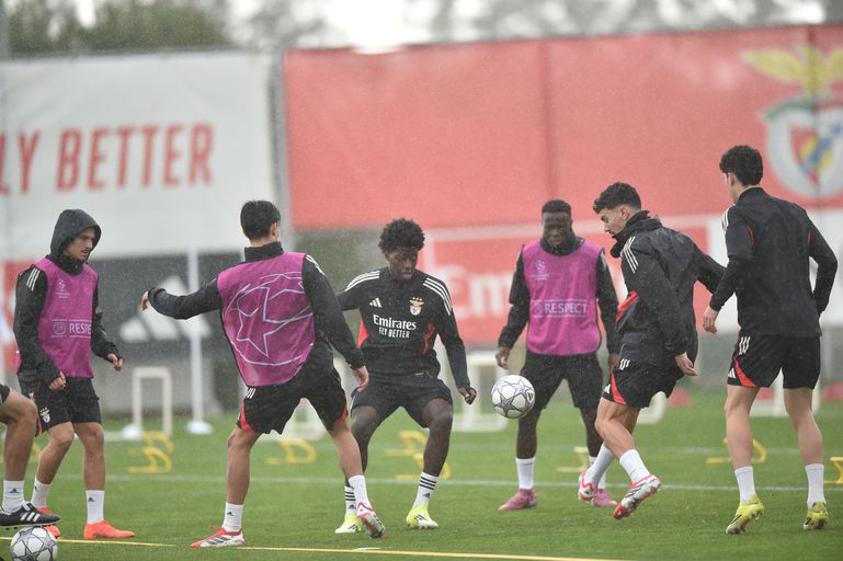 Último treino do Benfica antes do duelo com o Real Madrid para a UEFA Champions League - Foto: MIGUEL NUNES