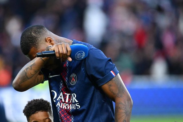 Kimpembe despediu-se do PSG em lágrimas