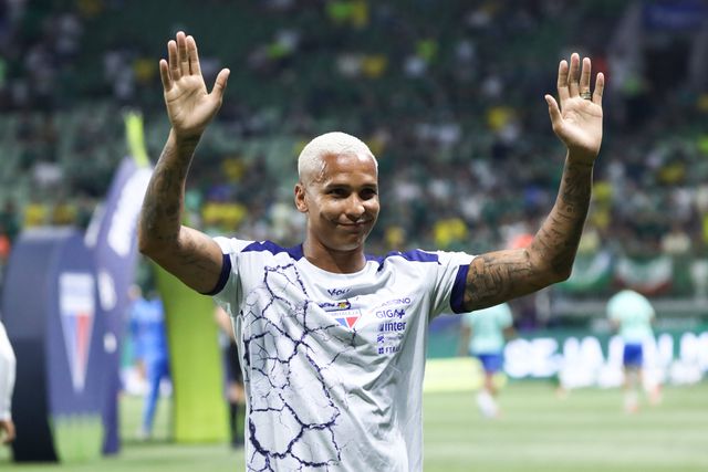 Deyverson deixa o Brasil cinco anos depois