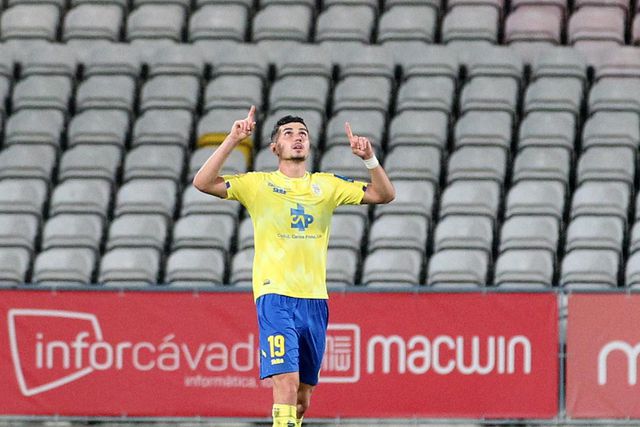 Presidente do Steaua Bucareste «furioso» por não poder contratar Rafa Mújica