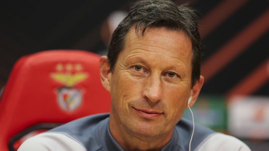 Roger Schmidt: «Rafa, Di María e Neves de fora para evitar lesões»