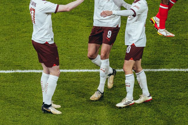 «Haaland precisa de De Bruyne e De Bruyne precisa de Haaland», diz Guardiola