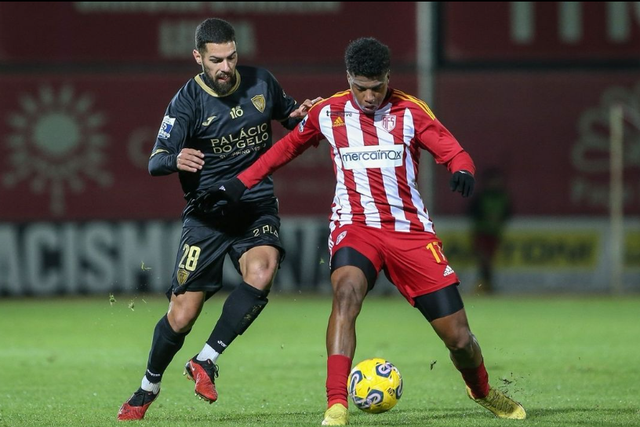 12.º jogo consecutivo a marcar de Nenê na vitória do Aves SAD