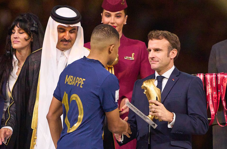 Mbappé convidado a jantar com presidente francês e emir do Catar