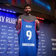 Ricky Rubio assina contrato com o Barcelona