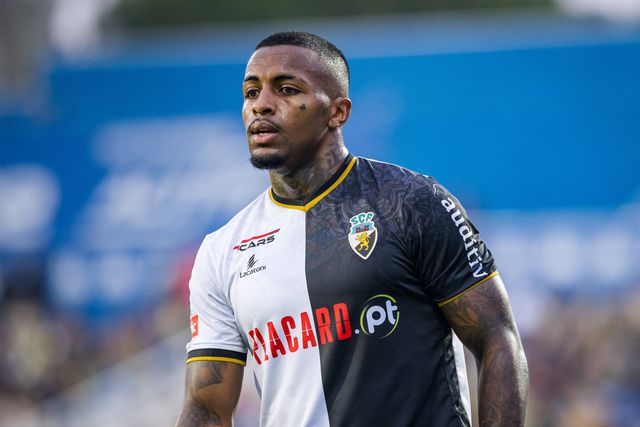 Farense reage às acusações de Pastor