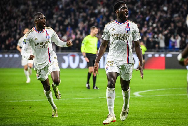 Lyon nas meias-finais da Taça de França após penáltis