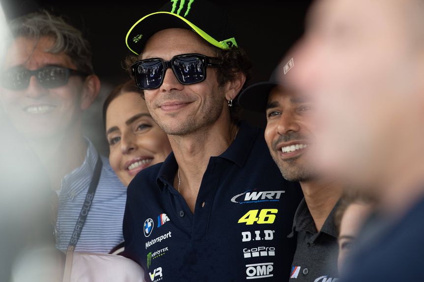 O italiano Valentino Rossi imortalizou o número 46