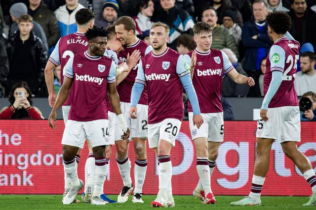 West Ham deu duas 'marteladas' e afundou Leicester (resumo)
