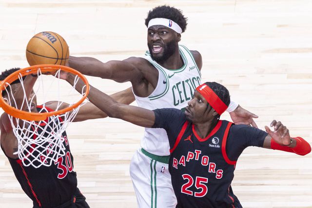 Neemias Queta em ação frente aos Toronto Raptors