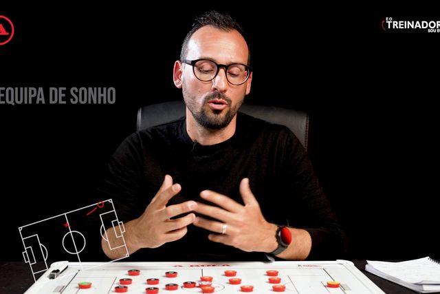 E O TREINADOR SOU EU? Real Madrid Dos Galáticos