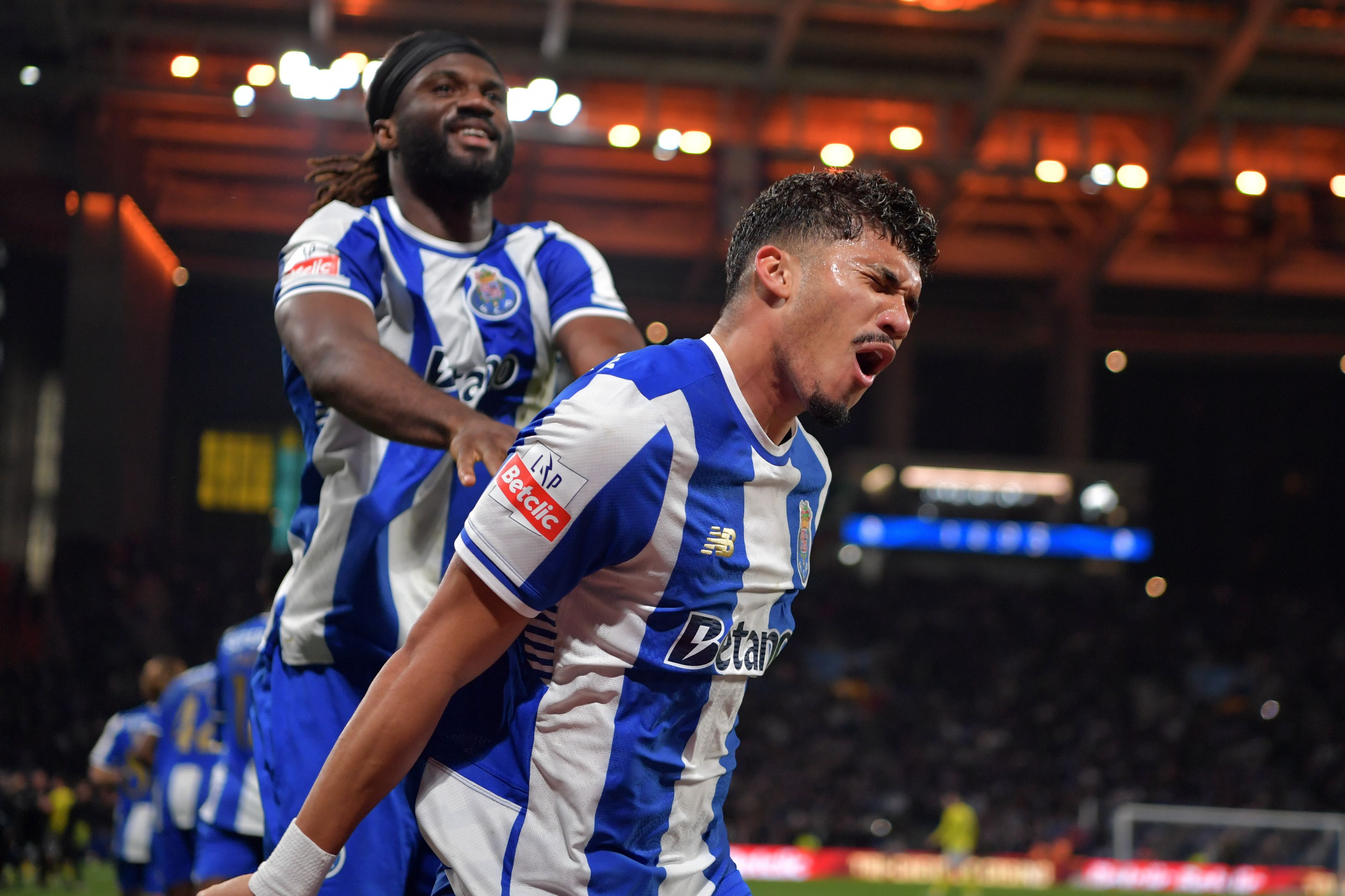 William Gomes festeja golo no FC Porto-Arouca — Foto: Rogério Ferreira/KAPTA+