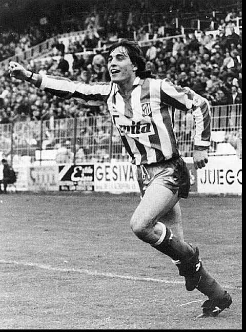 Sete épocas no Atlético de Madrid: 1987/1988, 1988/1989, 1989/1990, 1990/1991, 1991/1992, 1992/1993 e 1997/1998