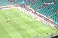 Guarda-redes do Sporting já aquecem no relvado