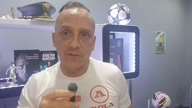 «Não há infração, merecia intervenção do VAR para anular o penálti»