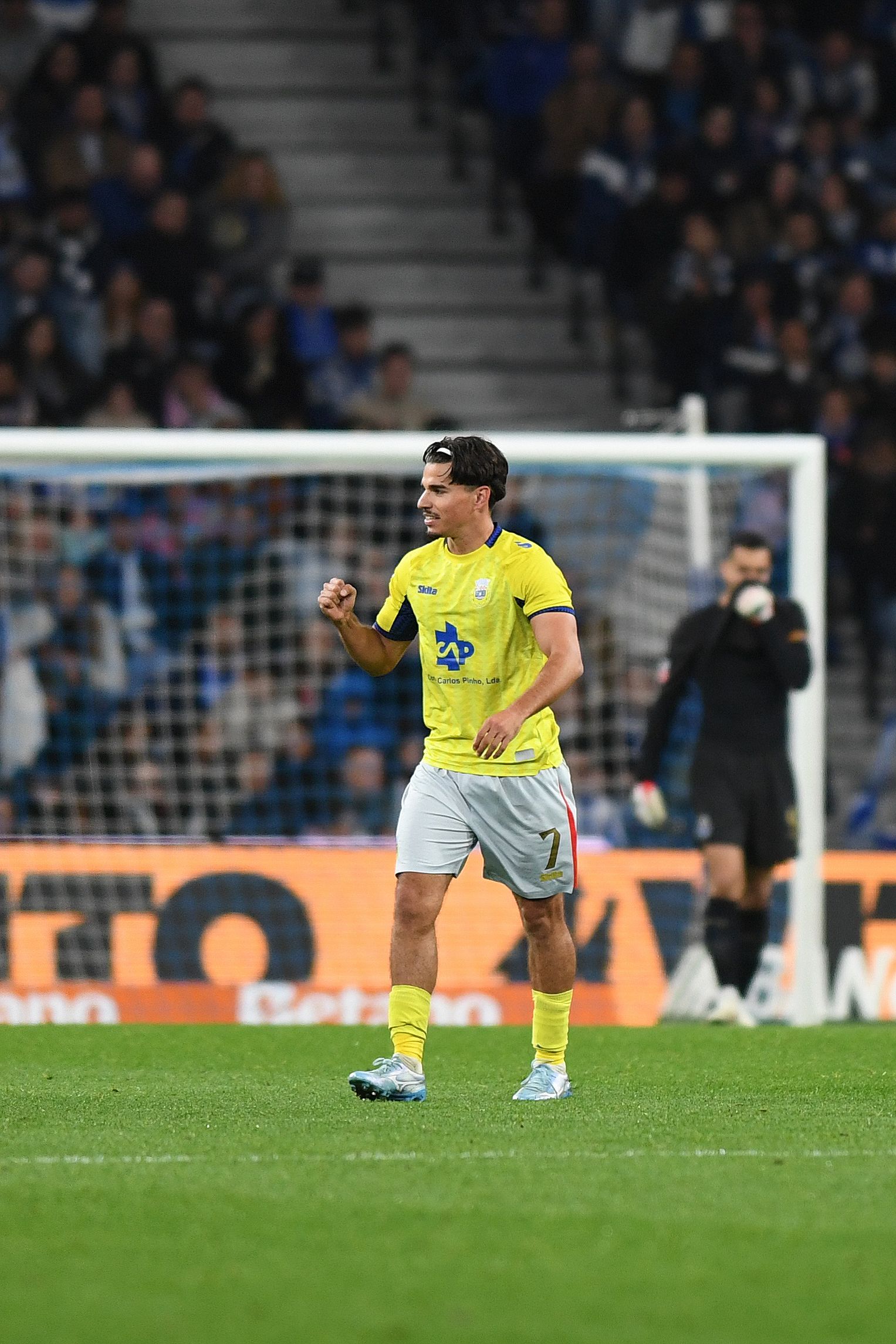 Nais Djouahra no FC Porto-Arouca — Foto: Rogério Ferreira/KAPTA+