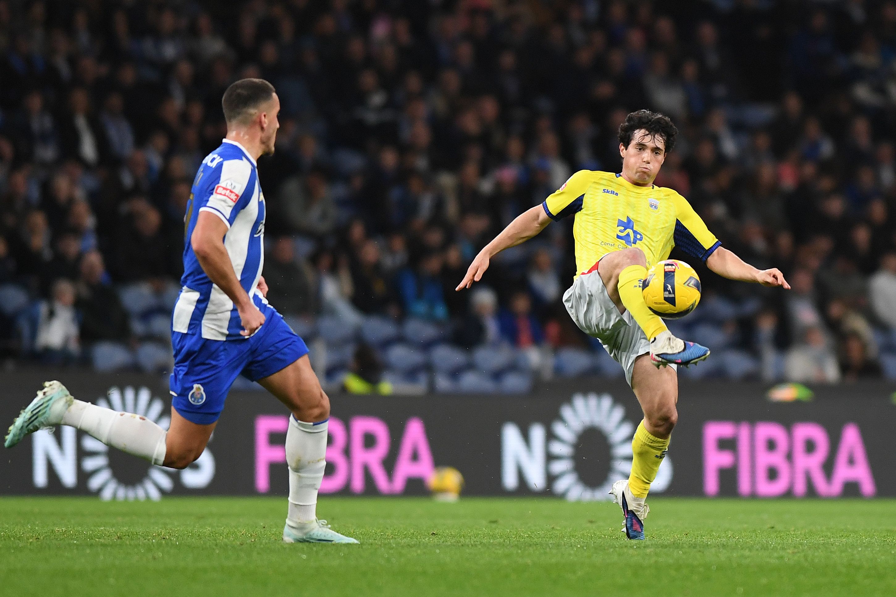 Deniz Gul no FC Porto-Arouca — Foto: Rogério Ferreira/KAPTA+