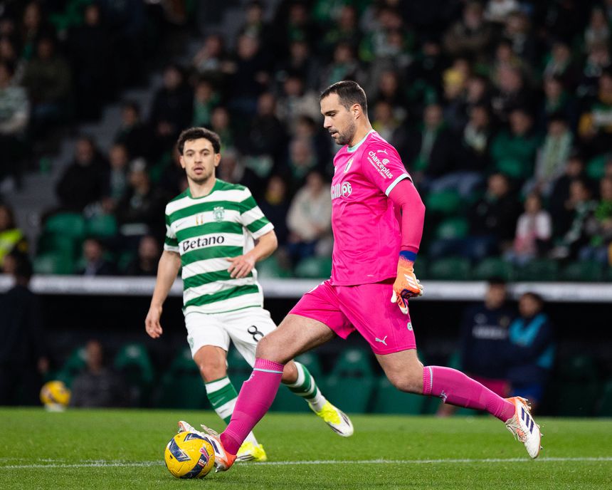 Dono da baliza do Vila Nova crente no sucesso em Vila do Conde