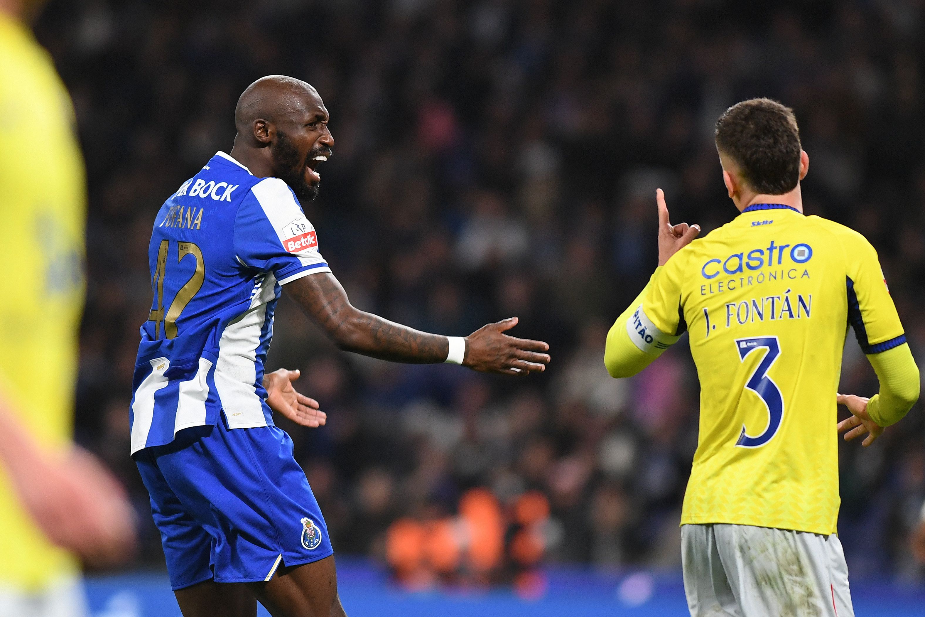 Fofana no FC Porto-Arouca — Foto: Rogério Ferreira/KAPTA+