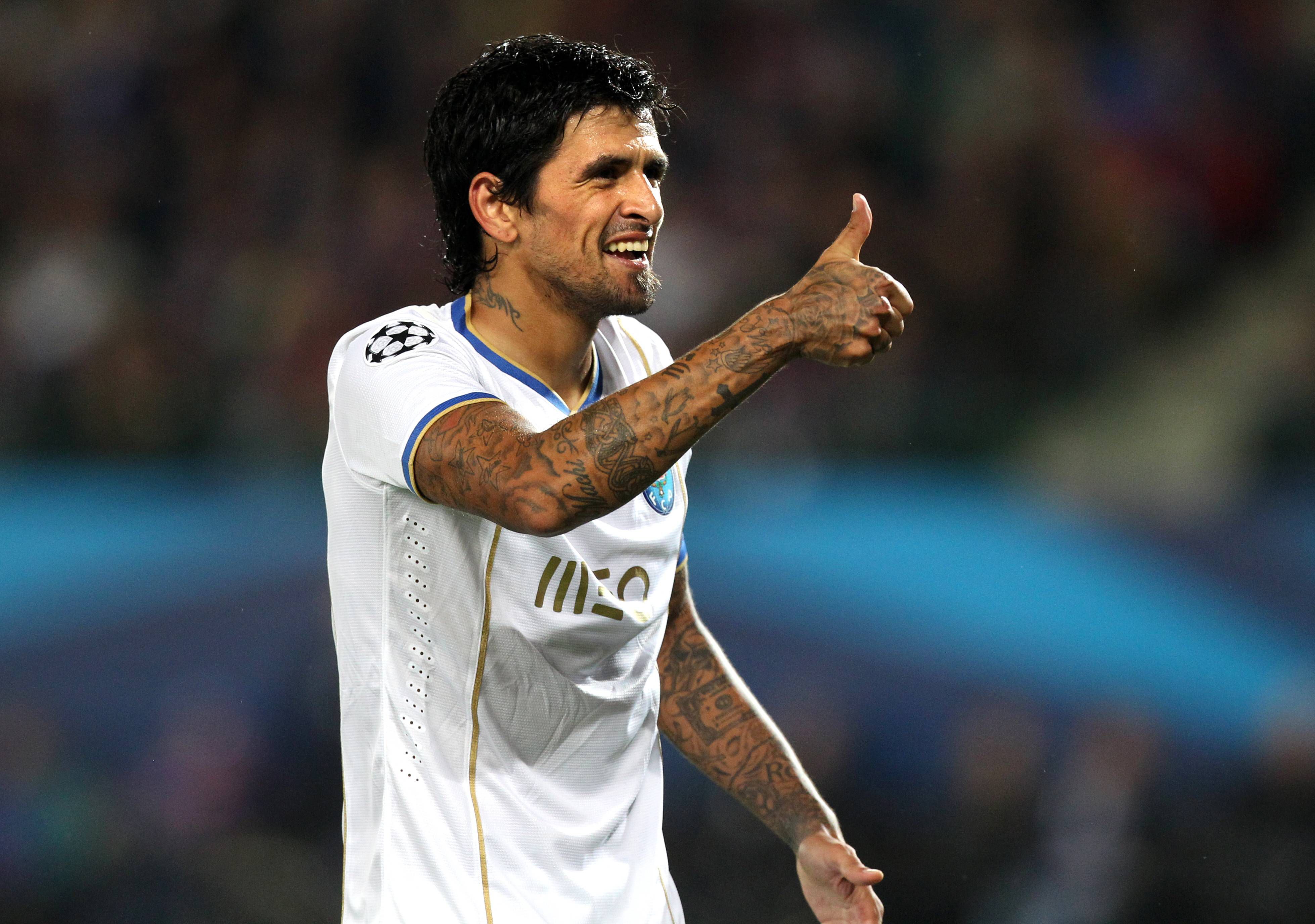 Lucho González, histórico jogador do FC Porto e atual adjunto de Farioli nos dragões, tem 27 títulos