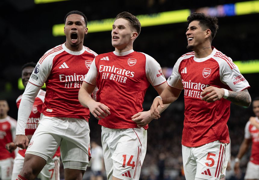 Viktor Gyokeres bisou pelo Arsenal na goleada ao Tottenham