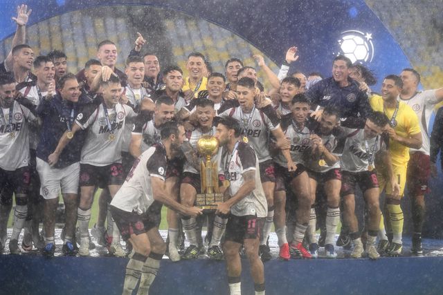 Lanús ganhou a Recopa Sul-Americana - Foto: Lanús