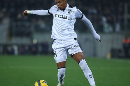 Noah Saviolo é uma das armas de ataque do emblema vimaranense para a receção aos alverquenses