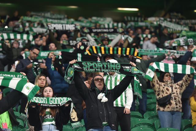 Muito apoio nas bancadas de Alvalade. Foto: Miguel Nunes