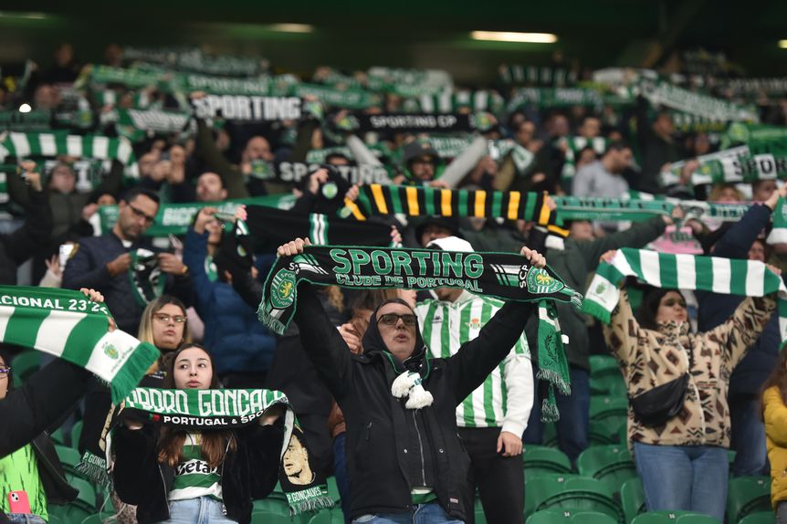 Muito apoio nas bancadas de Alvalade. Foto: Miguel Nunes