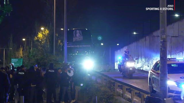 Sporting chega a Alvalade... com dois autocarros