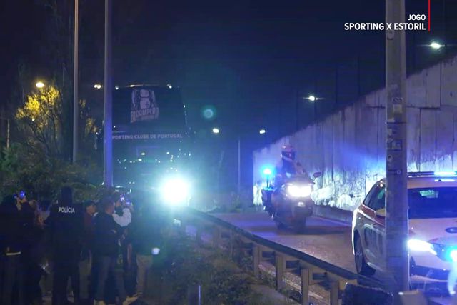 Sporting chega a Alvalade... com dois autocarros
