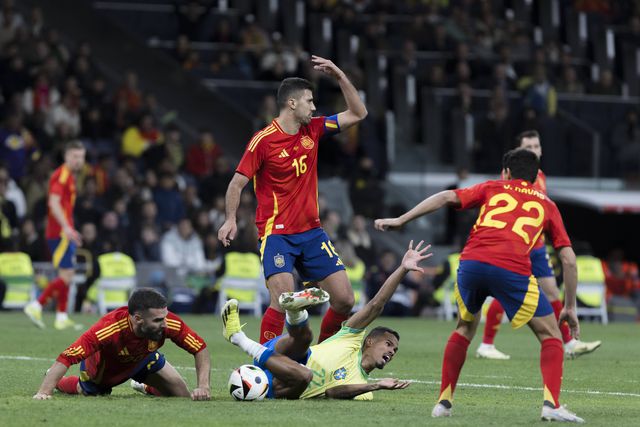 Galeno assinala estreia pelo Brasil