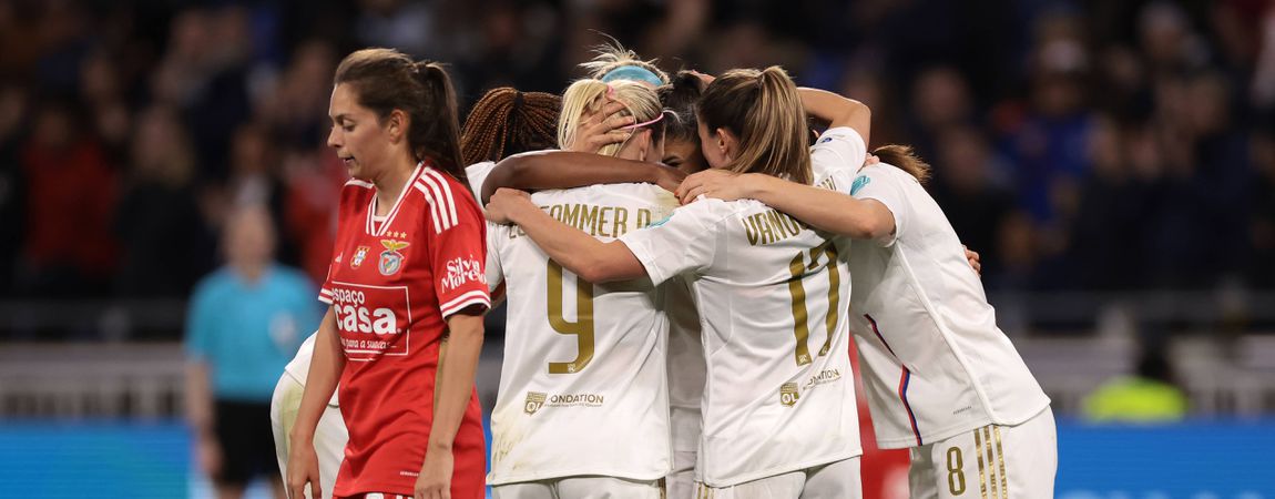 Benfica é goleado em Lyon e está fora da Liga dos Campeões