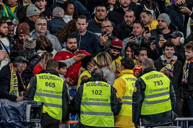 Gesto de Endrick no Santiago Bernabéu 'derrete' os românticos