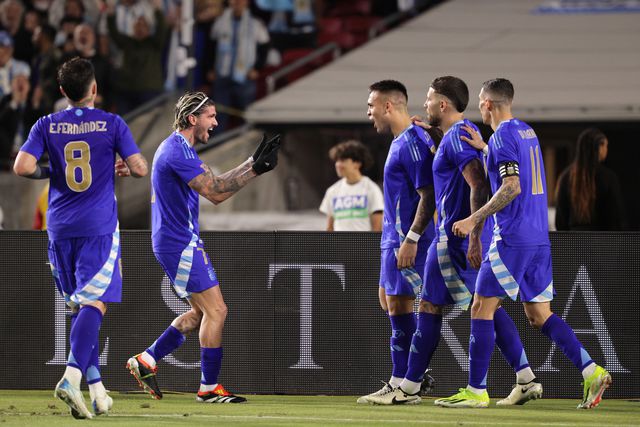 Vídeo: Exímio livre de Di María inicia reviravolta argentina frente à Costa Rica