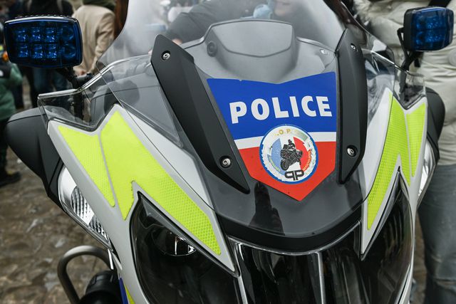 Foi expulso e voltou com faca para ameaçar adeptos na bancada