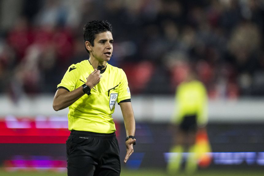 Catarina Campos já tinha apitado um jogo da Liga 2, entre Paços de Ferreira e Feirense, mas hoje estreia-se no mais alto patamar nacional, no caso, dirigindo o Casa Pia-Rio Ave