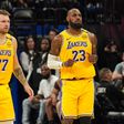 Luka Doncic e LeBron James ao serviço dos Laerks. Foto IMAGO