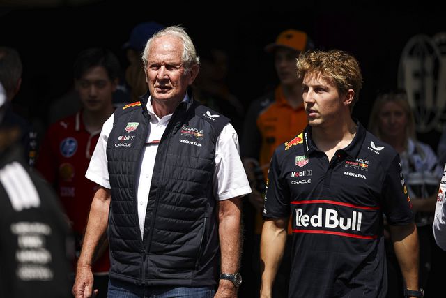 Helmut Marko ao lado de Liam Lawson, que foi despromovido para a VCARB