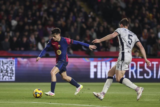 Barcelona domina Osasuna e é líder isolado da LaLiga