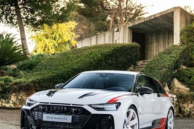 Rashford trocou Lamborghini Aventador por um Audi RS 6