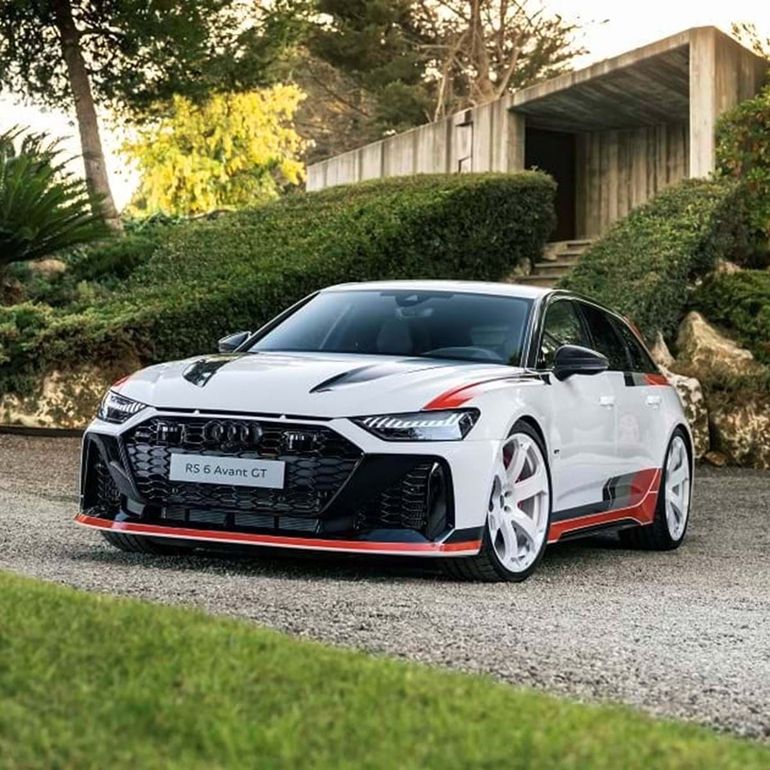 Rashford trocou Lamborghini Aventador por um Audi RS 6