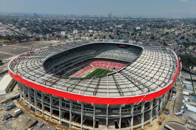 Tragédia no México-Portugal: adepto morre ao tentar saltar entre bancadas