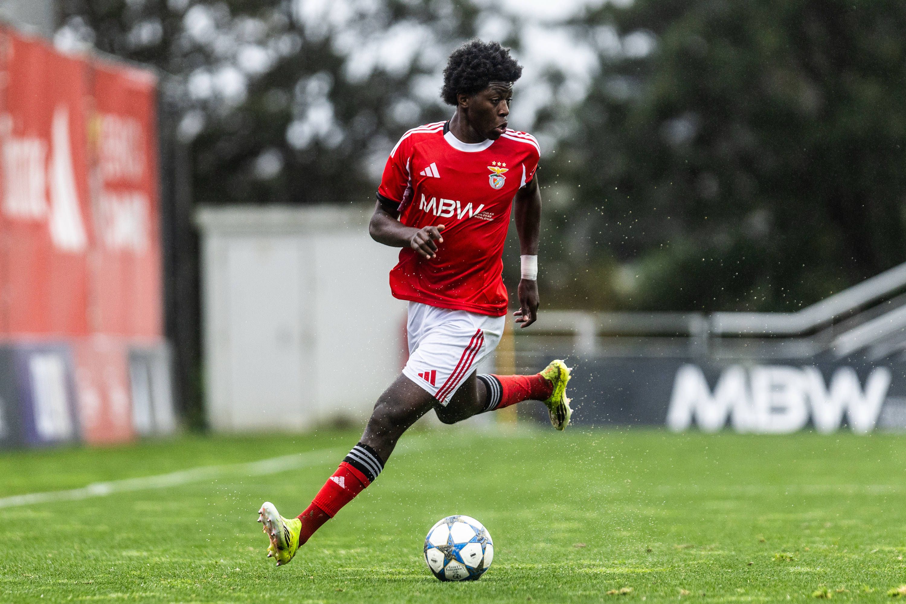 Anisio Cabral, ponta de lança de 18 anos do Benfica (Portugal) - foto: Imago