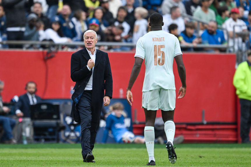Deschamps guiou os franceses à vitória frente ao Brasil (2-1)