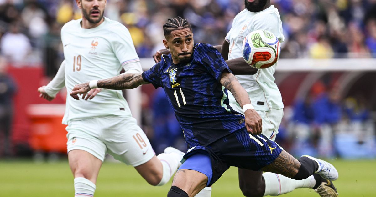 Raphinha é dispensado do Brasil e será baixa de peso no Barcelona